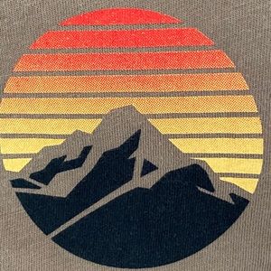 "Old Navy" sunset mountain logo T-shirt